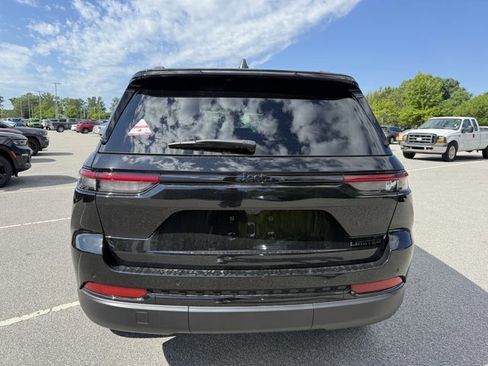 New 2025 Jeep Grand Cherokee Limited w/ Black Appearance Package image 3