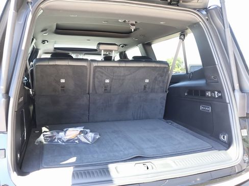 New 2025 Jeep Wagoneer L Series II w/ Premium Group I image 16