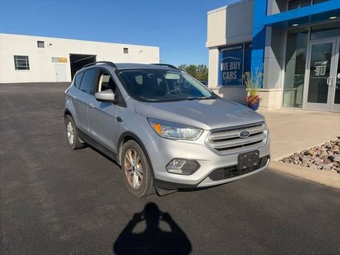 Used 2018 Ford Escape SE FWD image 2