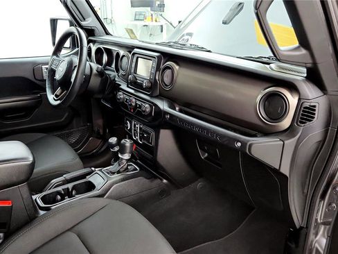 Used 2018 Jeep Wrangler Unlimited Sport S image 23