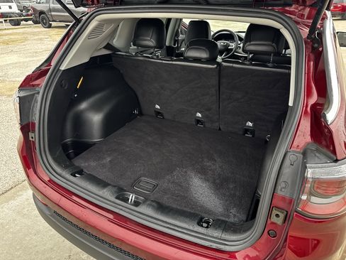 Used 2022 Jeep Compass Latitude image 31