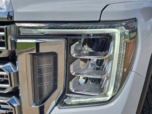 Used 2023 GMC Sierra 3500 Denali w/ Denali Ultimate Package AWD/4WD image 32