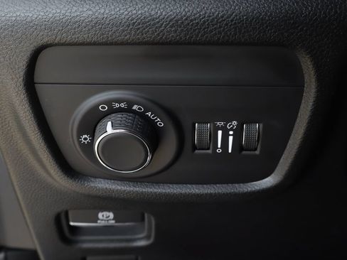 Used 2024 Jeep Grand Cherokee Altitude RWD image 15