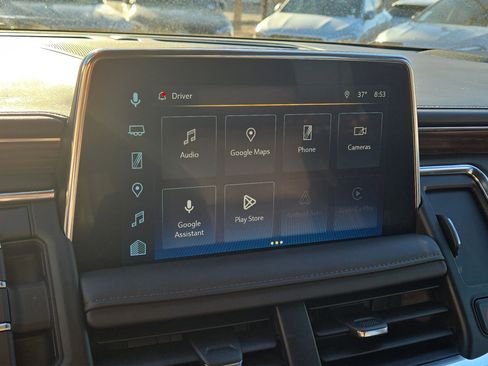 Used 2023 Chevrolet Suburban High Country image 19