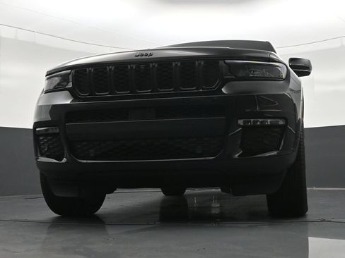 Used 2025 Jeep Grand Cherokee L Limited w/ Luxury Tech Group II RWD image 31