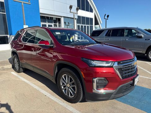 Used 2023 Chevrolet Traverse LT FWD image 3