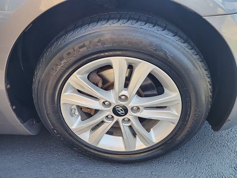 Used 2011 Hyundai Sonata GLS w/ Popular Equipment Pkg 2 FWD image 12