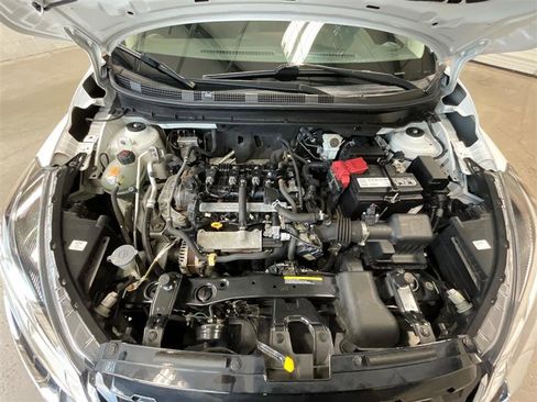 Used 2022 Nissan Kicks S image 28