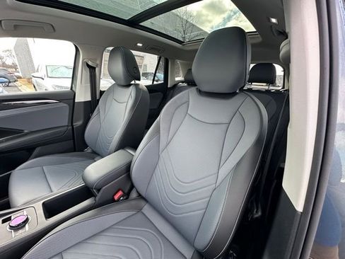 New 2026 Volkswagen Tiguan SE image 26