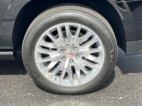 Used 2023 GMC Yukon XL Denali w/ Denali Reserve Package image 11