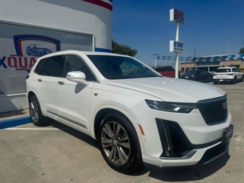 Used 2022 Cadillac XT6 Premium Luxury w/ Technology Package image 16