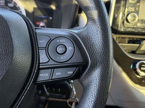 Used 2021 Toyota Corolla LE image 25