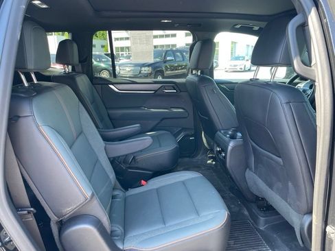 Used 2024 GMC Acadia AT4 w/ Luxury Package AWD/4WD image 16
