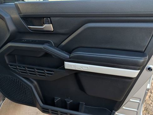 Used 2024 Toyota Tacoma TRD Off-Road image 33