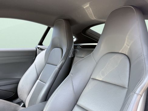 Used 2019 Porsche 718 Cayman RWD image 28