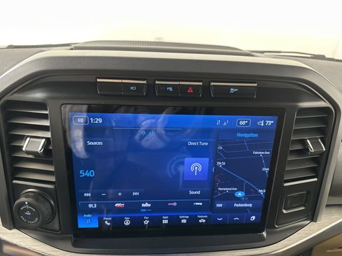 Used 2022 Ford F150 Lariat w/ Trailer Tow Package image 14