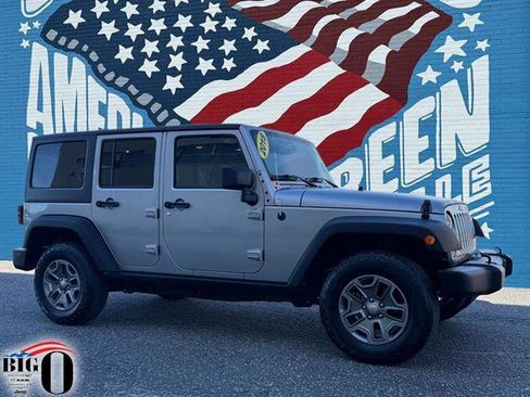 Used 2018 Jeep Wrangler Unlimited Rubicon w/ Connectivity Group image 1