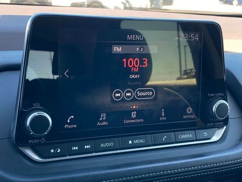 Used 2023 Nissan Rogue SV image 22