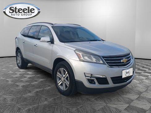 Used 2015 Chevrolet Traverse LT image 3