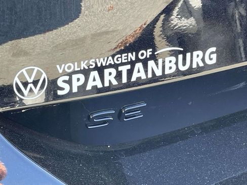 New 2026 Volkswagen Tiguan SE R-Line FWD image 8