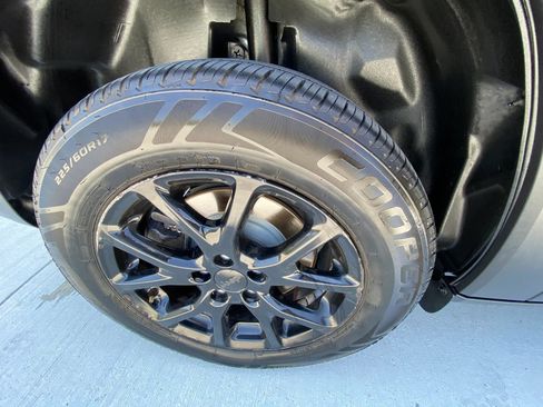 Used 2017 Jeep Cherokee Latitude FWD image 26