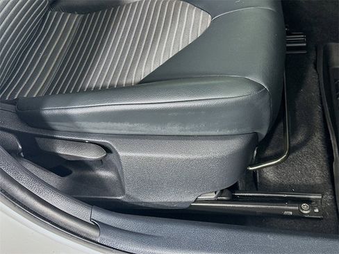 Used 2022 Toyota Camry SE image 23