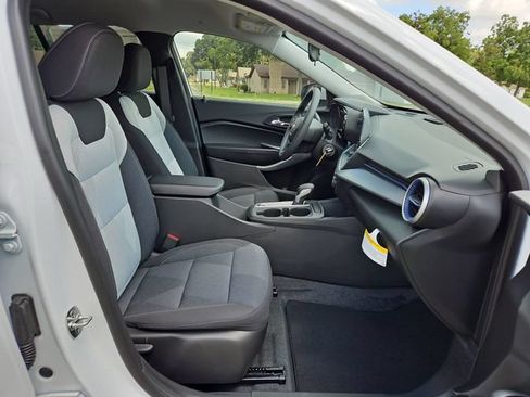 New 2026 Chevrolet Trax LS w/ LS Convenience Package FWD image 27