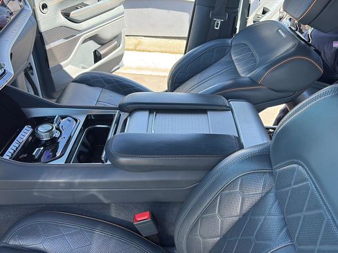 Used 2022 Jeep Grand Wagoneer Series III w/ Flexible Seating Group image 11