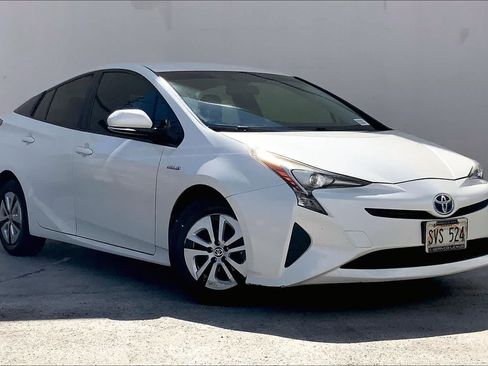 Used 2016 Toyota Prius Four FWD image 21