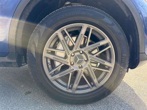 Used 2018 Mercedes-Benz GLC 300 4MATIC image 25