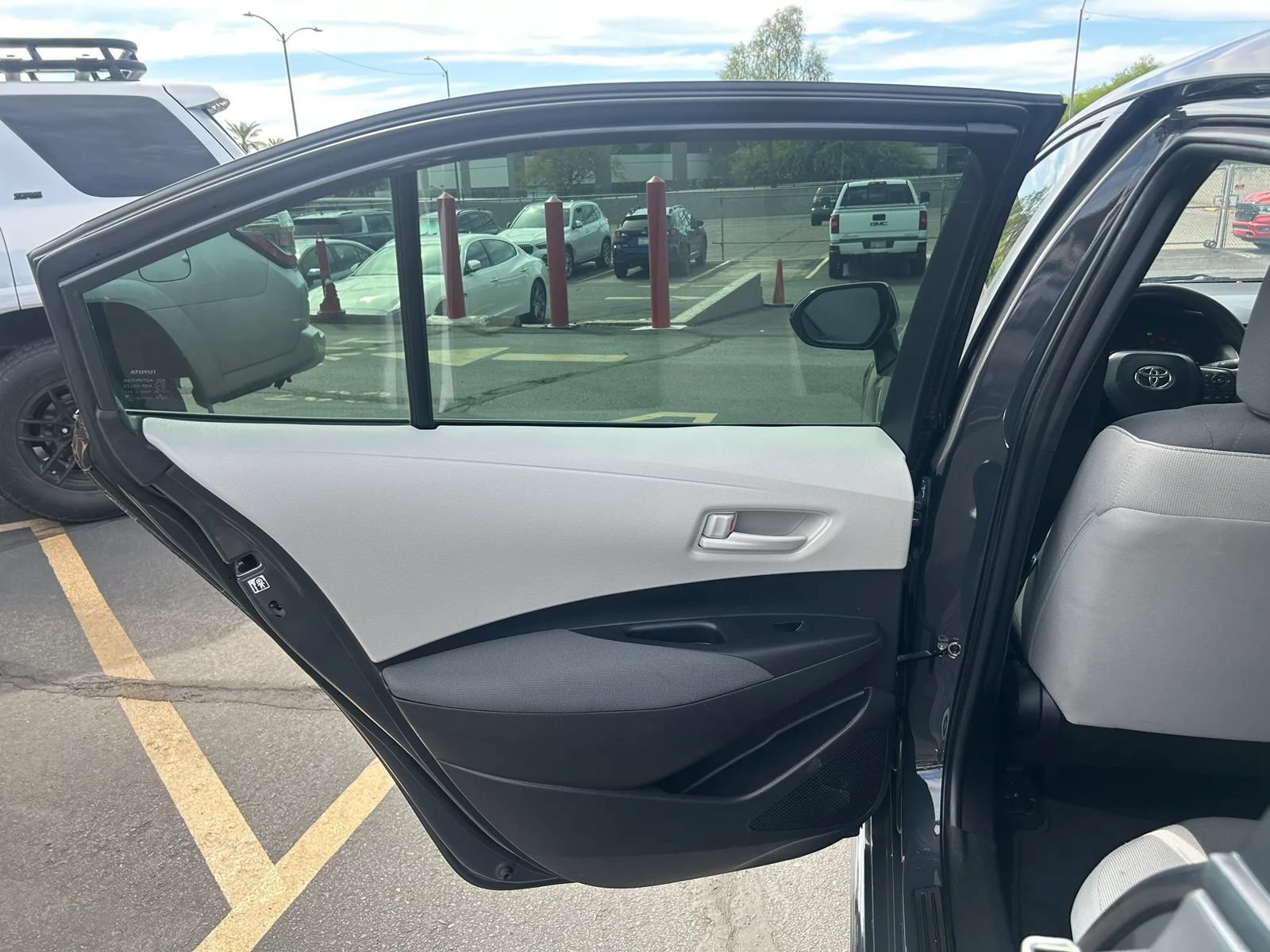 Used 2023 Toyota Corolla LE w/ Carpet Mat Package (TMS) FWD image 15