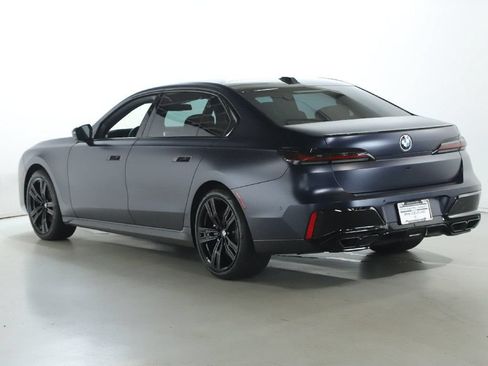 Used 2023 BMW 760i xDrive w/ Luxury Rear Seating Package AWD/4WD image 44