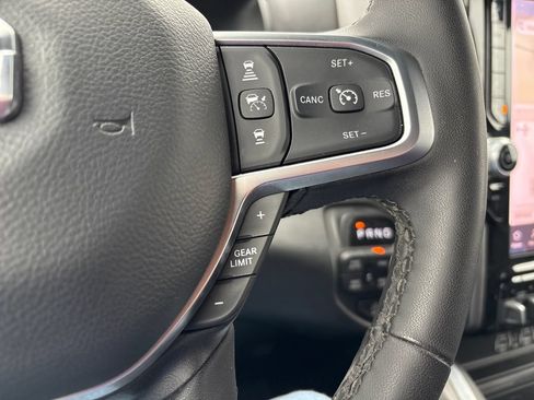 Used 2025 RAM 1500 Big Horn AWD/4WD image 43