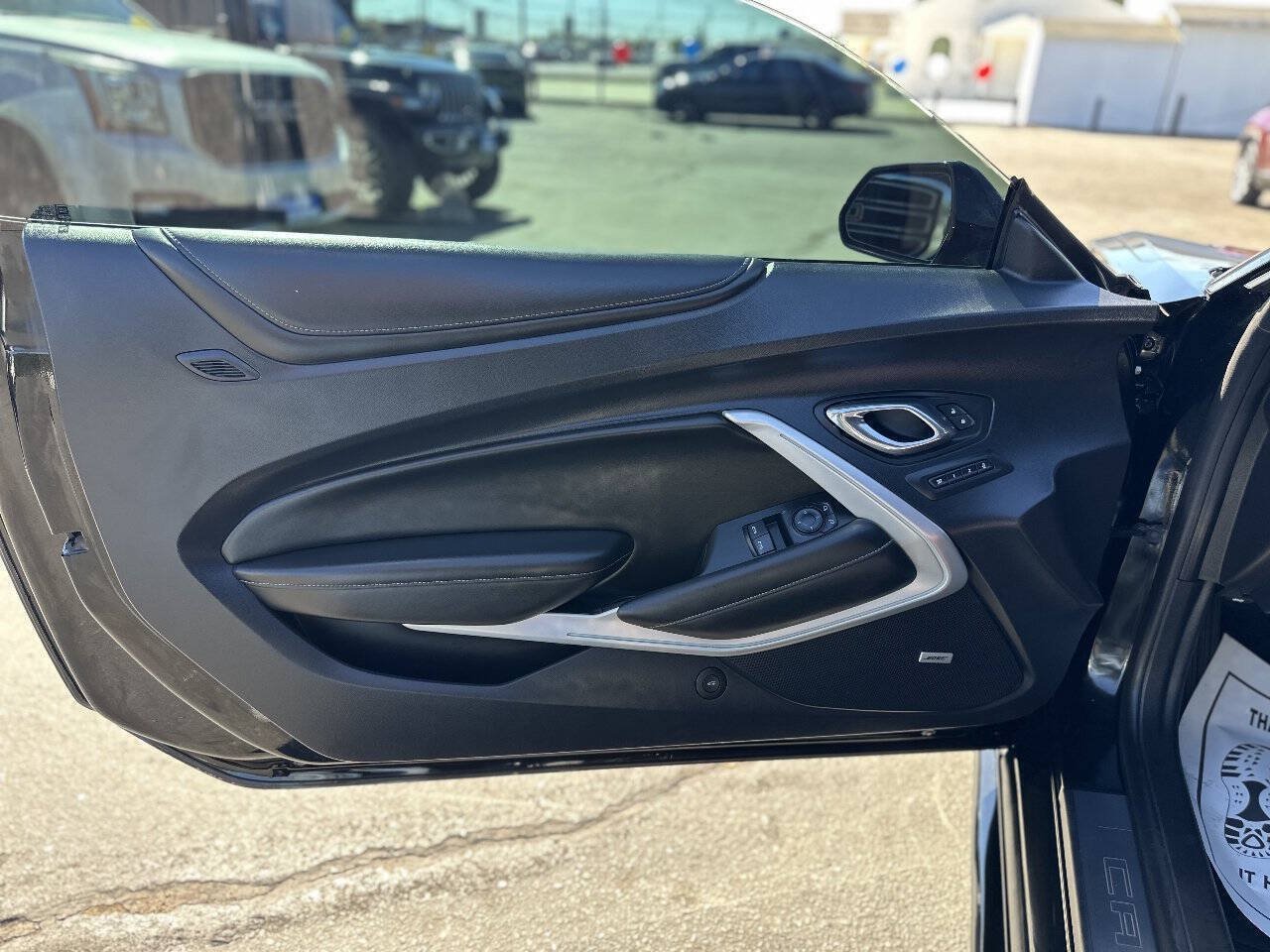 Used 2016 Chevrolet Camaro SS RWD image 9