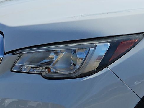 Used 2019 Subaru Ascent Premium image 27