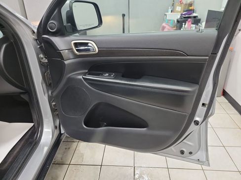 Used 2016 Jeep Grand Cherokee Laredo w/ Quick Order Package 23E image 27