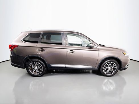 Used 2016 Mitsubishi Outlander GT image 11
