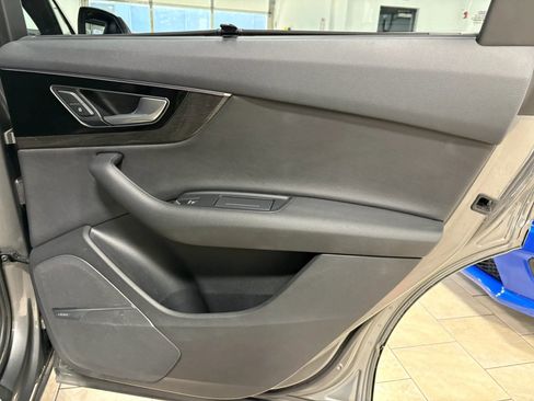 Used 2017 Audi Q7 3.0T Prestige w/ Prestige Package AWD/4WD image 40