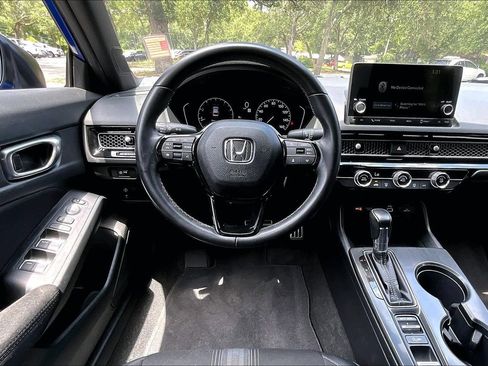 Used 2023 Honda Civic Sport image 8
