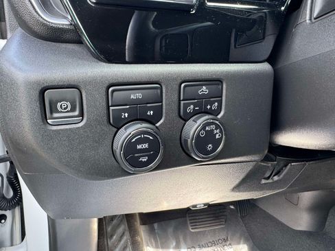 Used 2023 Chevrolet Silverado 1500 LT AWD/4WD image 30