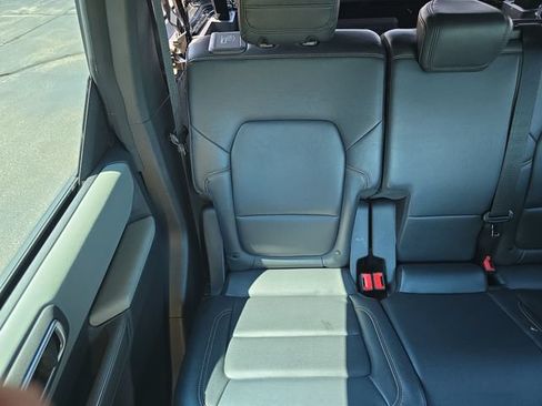 Used 2022 Ford Bronco Badlands w/ Sasquatch Package AWD/4WD image 14