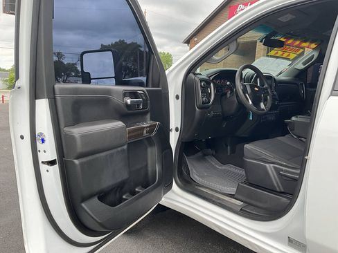 Used 2021 Chevrolet Silverado 2500 LT AWD/4WD image 26