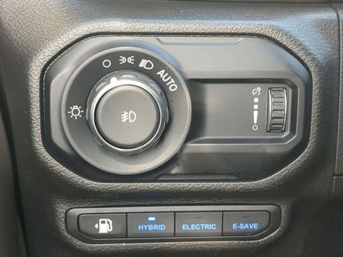 Used 2023 Jeep Wrangler Unlimited Sahara w/ Cold Weather Group image 27