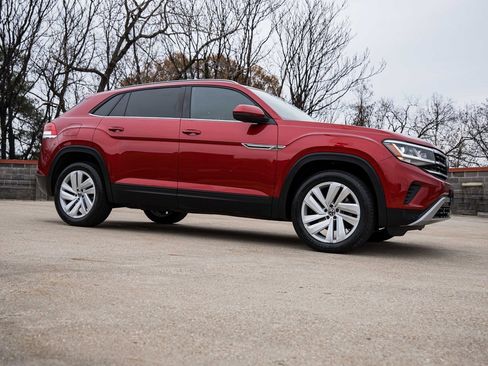Certified 2020 Volkswagen Atlas Cross Sport SE image 7