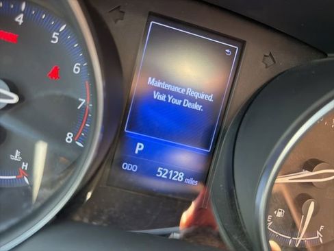 Used 2018 Toyota C-HR XLE FWD image 13