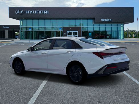 New 2026 Hyundai Elantra Sport FWD image 23