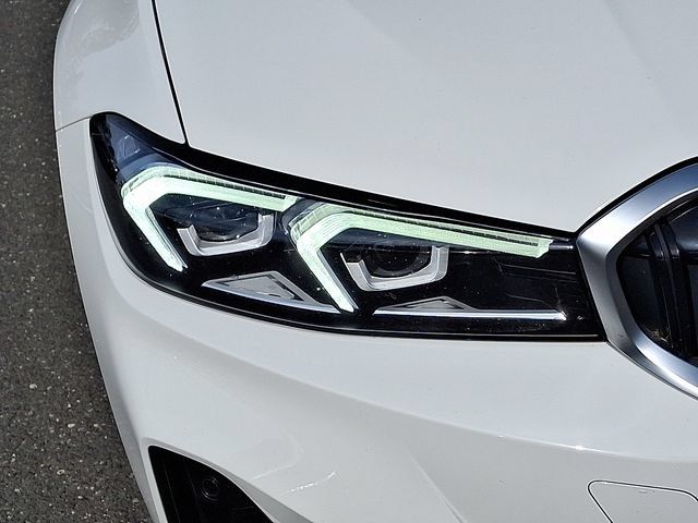 Certified 2023 BMW 330i xDrive Sedan w/ Driving Assistance Package AWD/4WD image 9