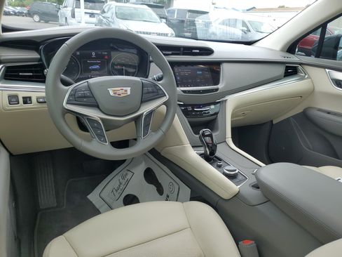 Used 2021 Cadillac XT5 Premium Luxury AWD/4WD image 10