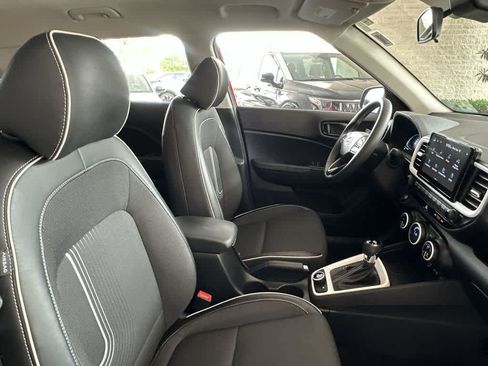 Used 2023 Hyundai Venue Limited w/ Cargo Package FWD image 27