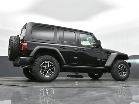 Used 2024 Jeep Wrangler Unlimited Rubicon w/ Technology Group image 38